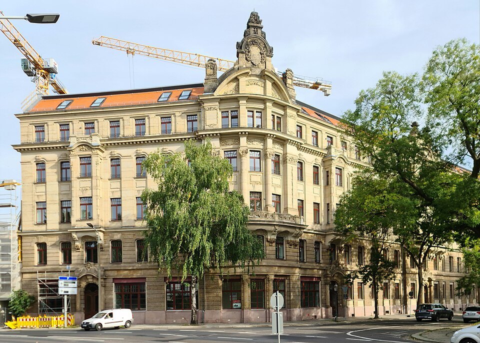 A corner building on Palaisplatz, Innere Neustadt