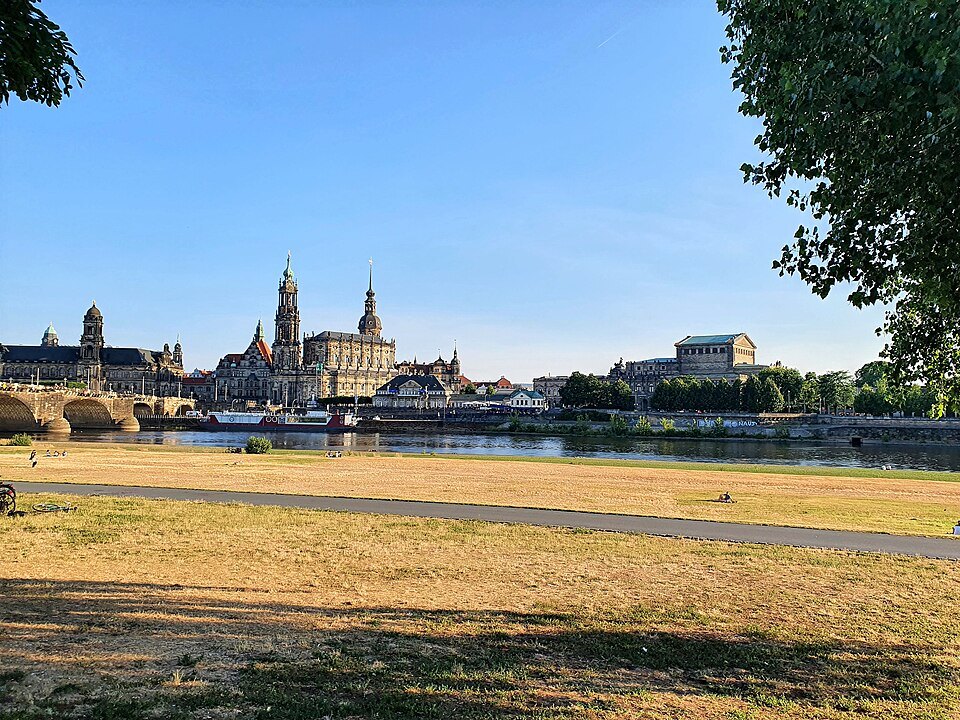 The Canaletto view from the sunny Neustadt bank
