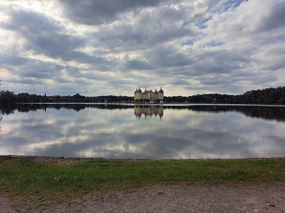Schloss Moritzburg in its lake