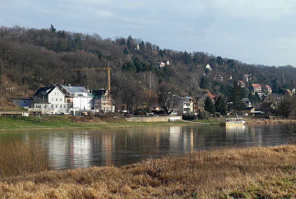 A small ferry at the Niederpoyritz landing