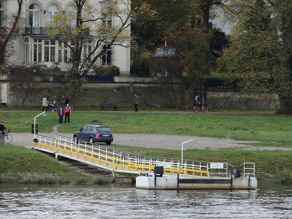 The Johannstadt ferry landing on the Elbe