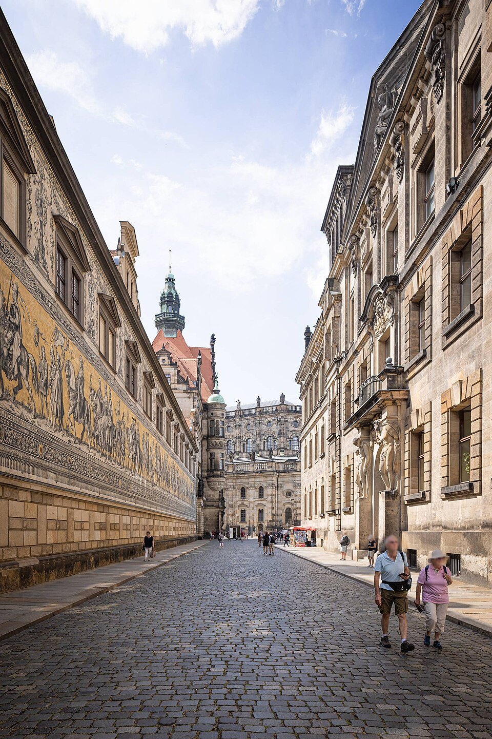 Augustusstraße with the Fürstenzug on the left