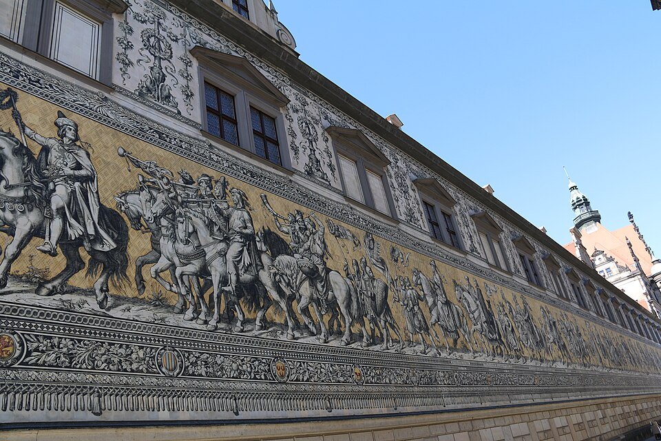 Riders of the Fürstenzug in raking light