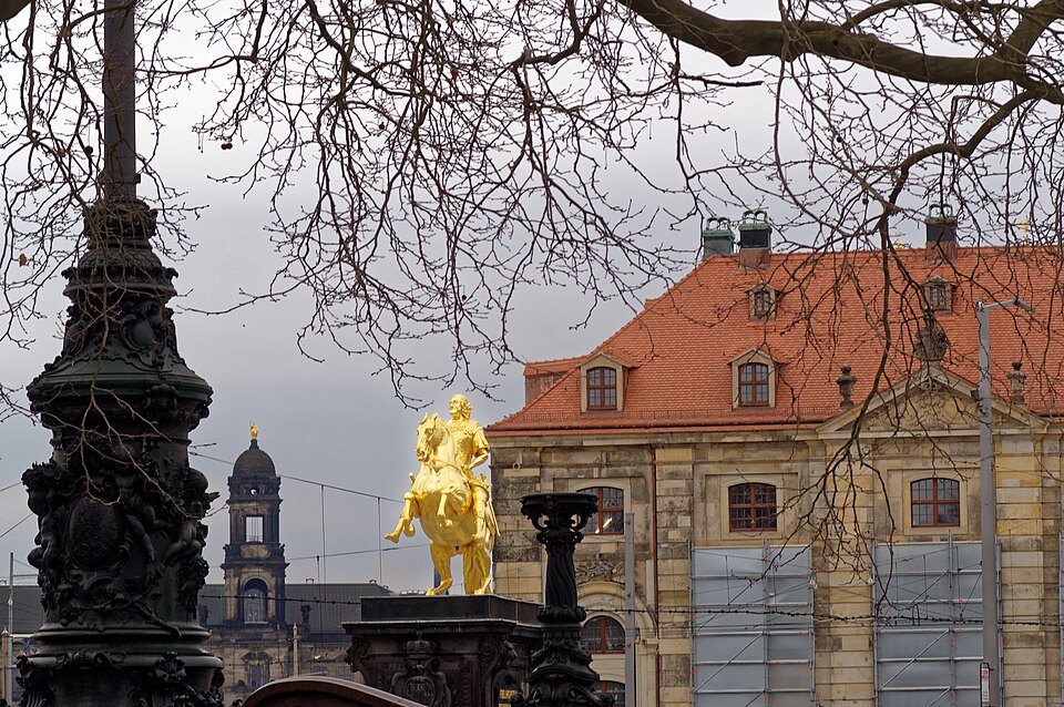 The statue beside a lamp post and the Blockhaus