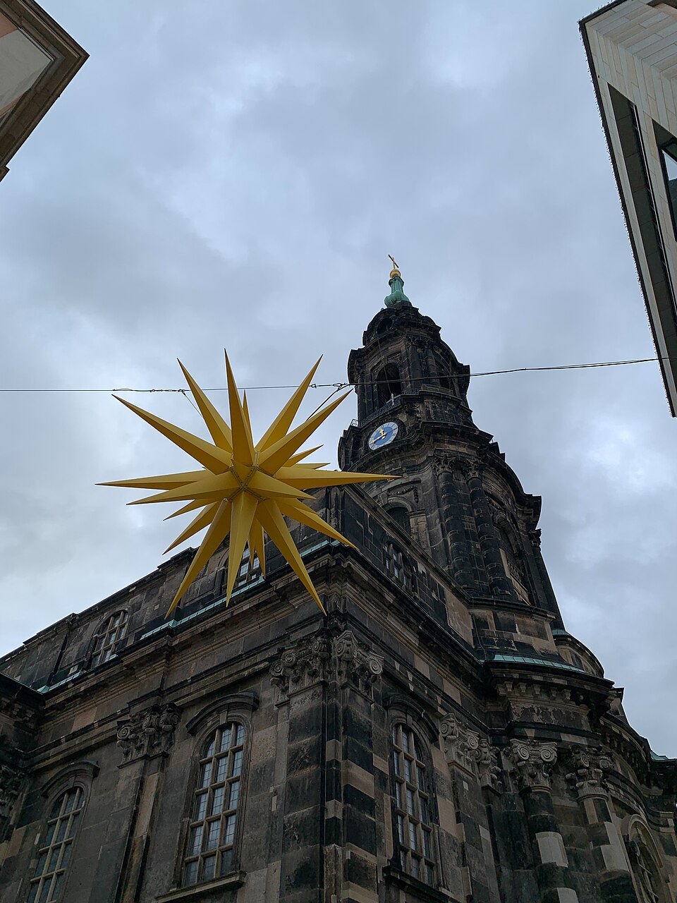 A Moravian star below the Kreuzkirche tower