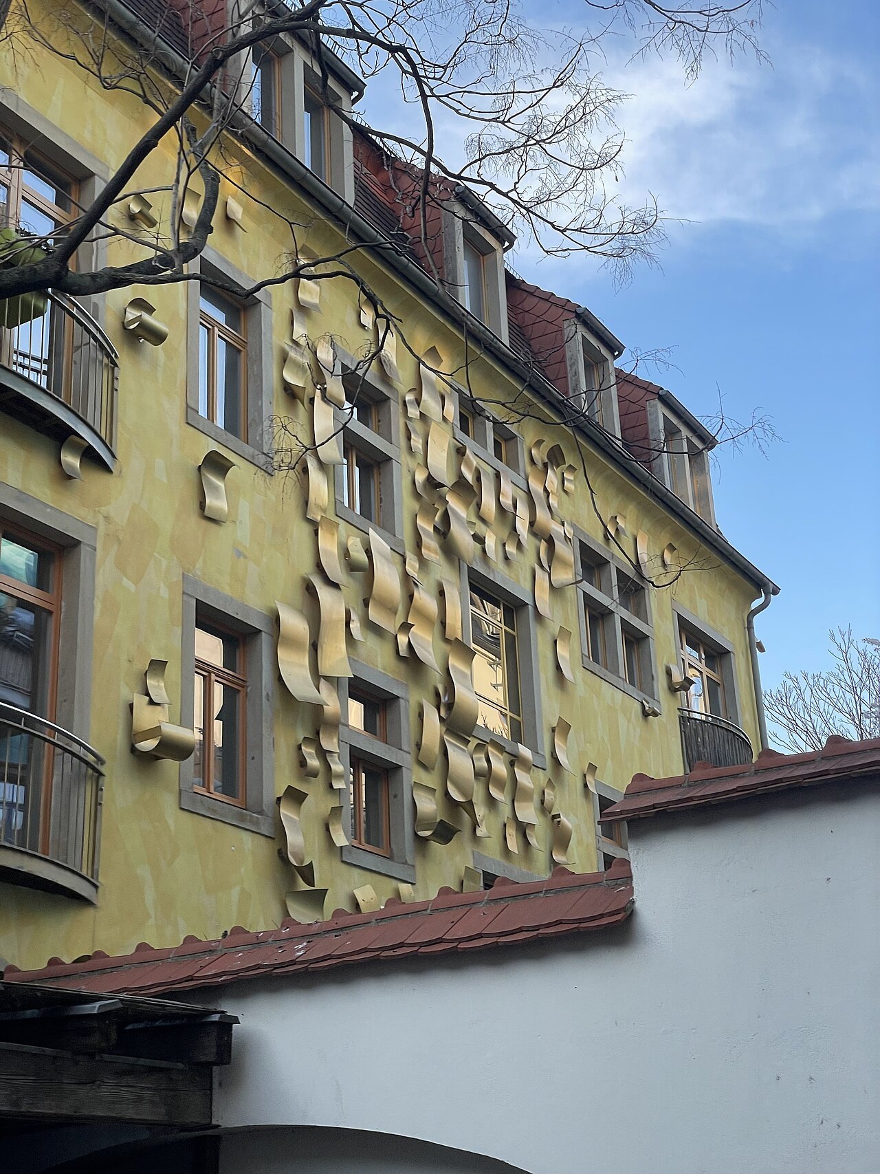 A courtyard facade in the Äußere Neustadt