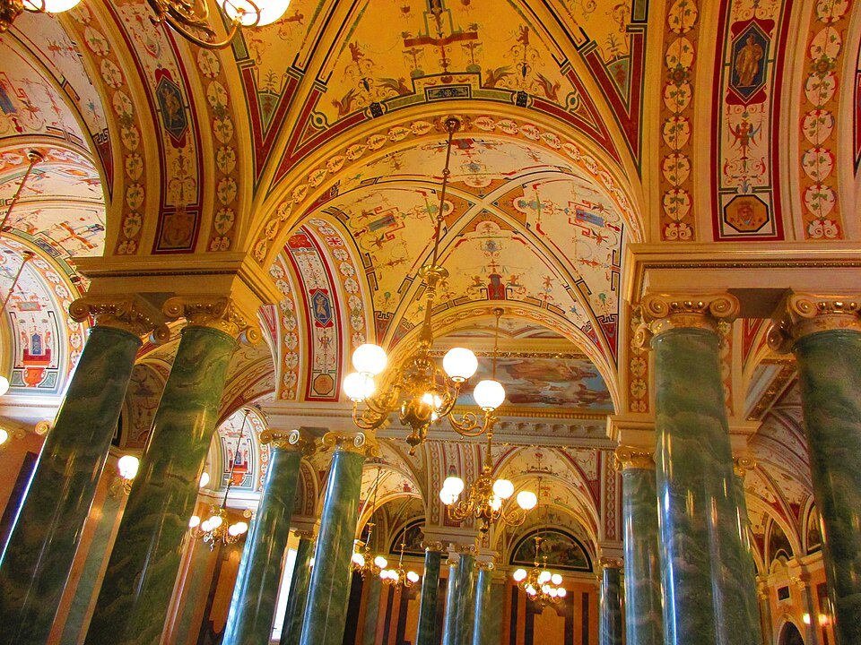 Marble columns and lamps in the Semperoper foyer