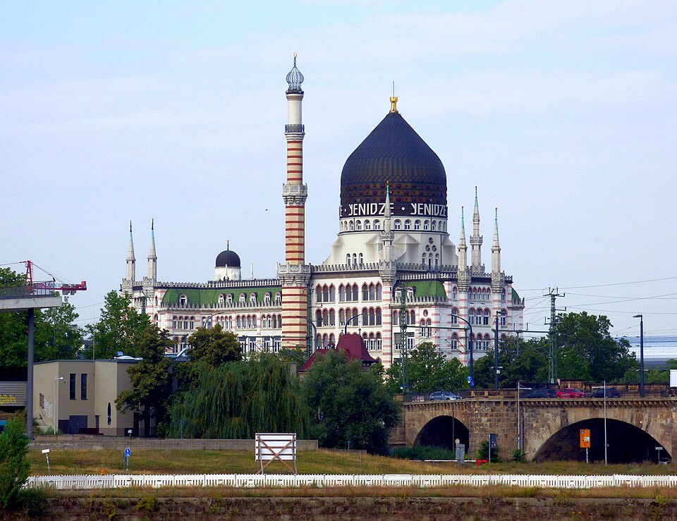 The Yenidze beyond the Marienbrücke arches