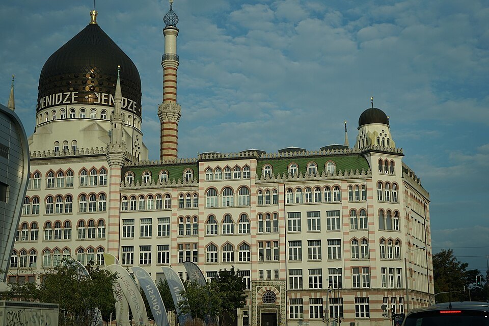 The full Yenidze facade and its minaret