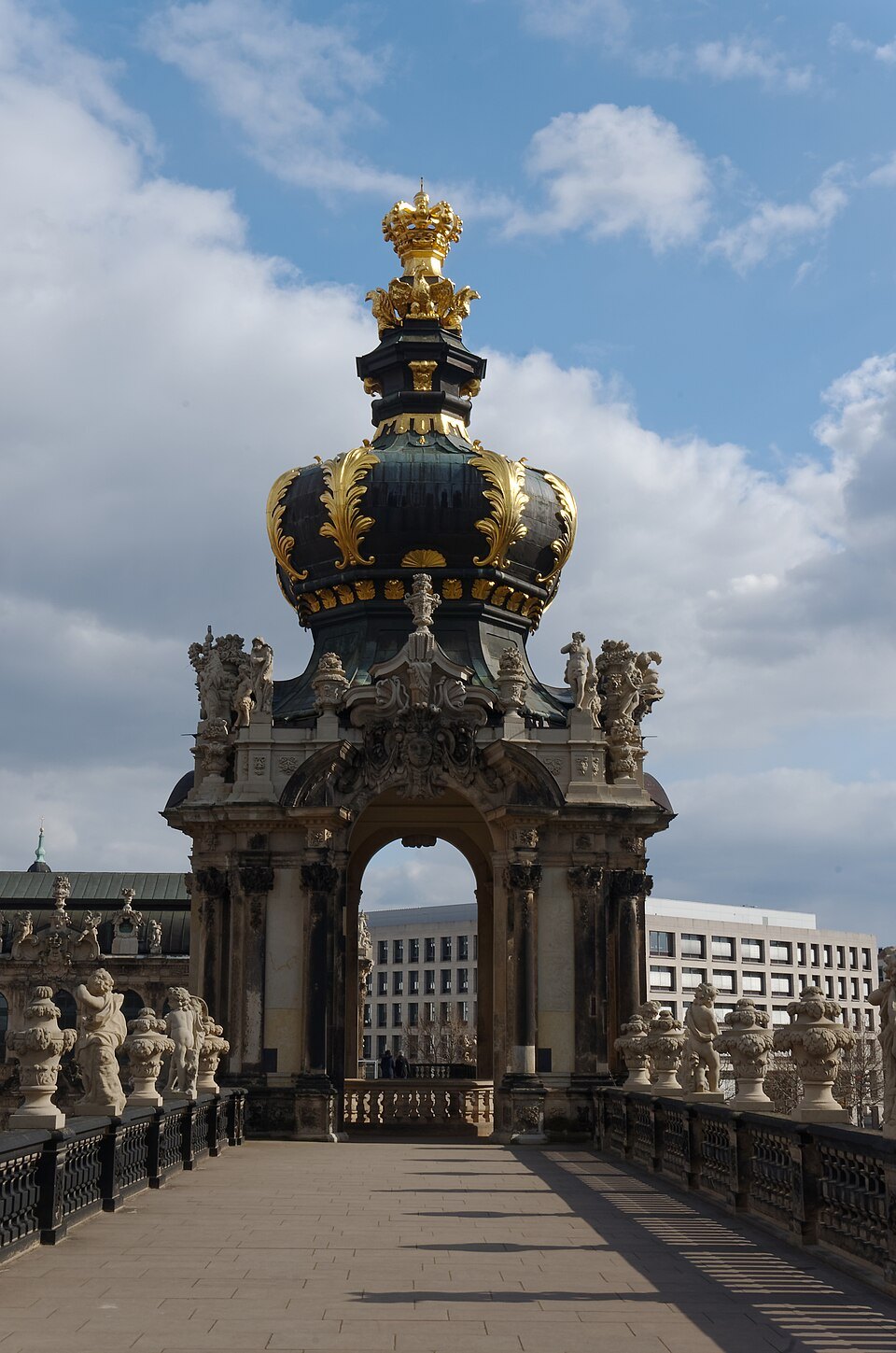 The Kronentor from the gallery walkway